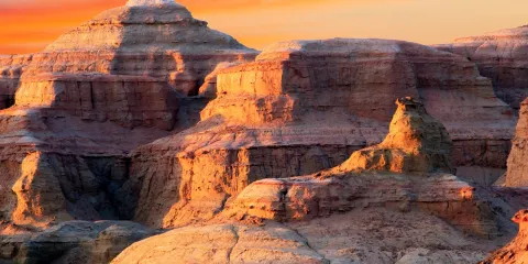 世界魔鬼城/艾裏克湖/黑油山一日遊【6人以下小團】