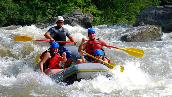 普吉島攀牙灣漂流5/9公里皮艇 騎大象+滑索飛躍 含接駁