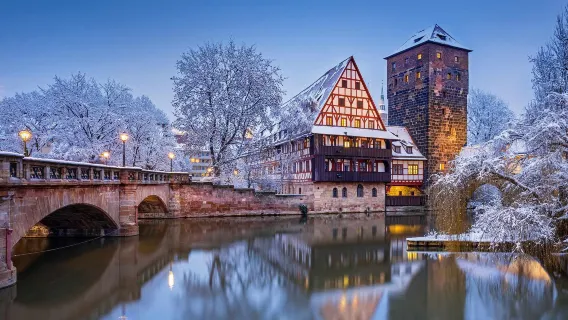 Nürnbergs gamle bydel + Nürnbergs rådhusplads + Nürnbergs legetøjsmuseum + vinkælder