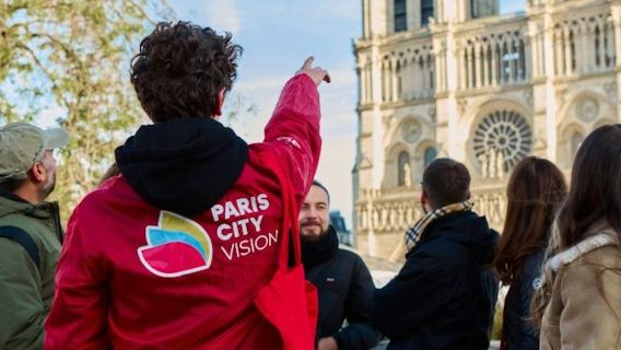 Cathédrale Notre-Dame de Paris: Guided Neighborhood Tour + Audio Guide