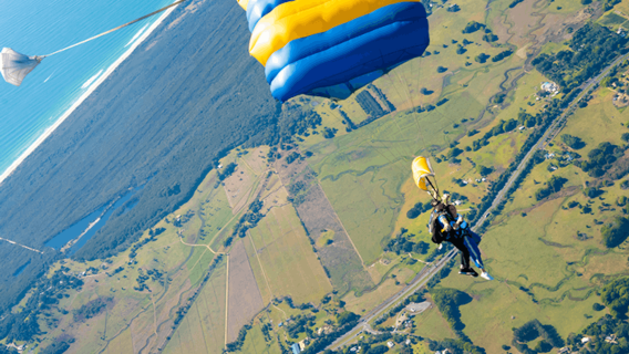 Fallschirmspringen in Byron Bay