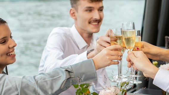 Seine River: 3-Course Lunch Cruise