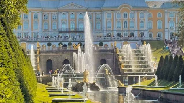 彼得大帝夏宮+喀山+聖以撒+滴血教堂+法貝熱博物館包車一日遊