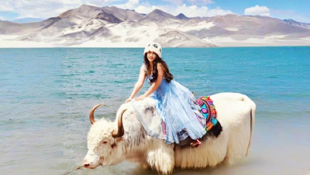 Xinjiang Kashgar 1-Day Tour [Round-Trip Bus·White Sand Lake + Karakul Lake Scenic Area | Early Spring Pre-Sale]