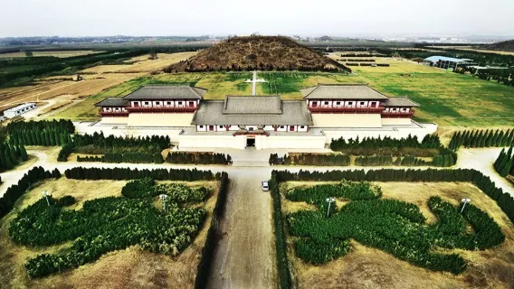 Tour di un giorno con noleggio con conducente esclusivo (ritiro mattutino entro la terza circonvallazione): Villaggio culturale Yuanjia + Mausoleo Hanyang | Scopri due meraviglie