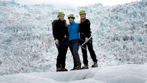 Skaftafell glacier hiking tour in Iceland