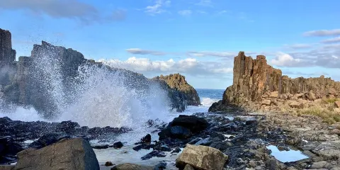 悉尼卧龍崗凱阿瑪噴水洞+邦博岬角「天堂之門」一日遊【含小費】