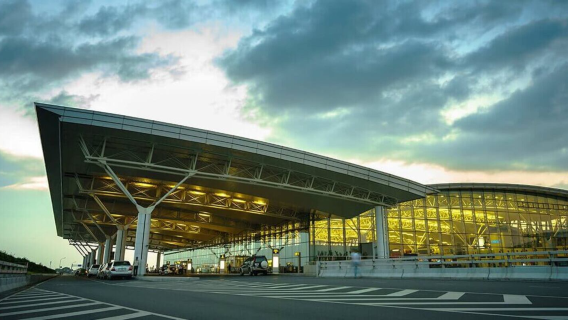 Layanan Check-in Jalur Cepat di Bandara Internasional Noi Bai (Masuk/Keluar) di Hanoi, Vietnam