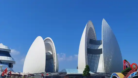 珠海本地資深&導遊+ 經驗豐富+ 全程陪同講解+景點美食同步推薦打卡+值得信賴推薦