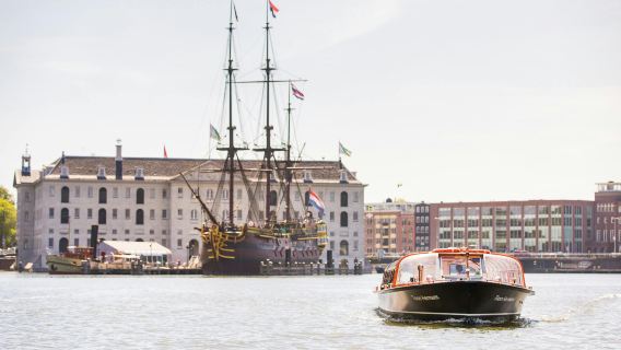 Amsterdam XtraCold Icebar entrance ticket and 1-hour canal cruise