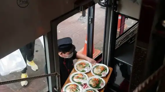 曼谷Thai Bus Food Tour 泰式觀光美食雙層巴士餐車