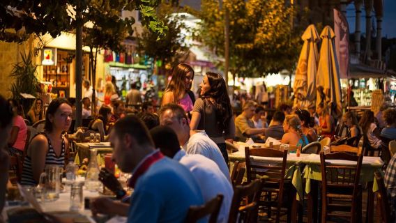 Tour tham quan Athens lúc hoàng hôn bao gồm ngắm cảnh trên mái nhà, nếm thử và 3 loại đồ uống