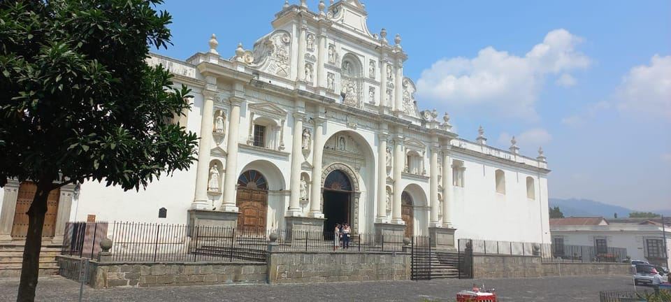 Antigua Guatemala and Hobbitenango: Guided Day Tour
