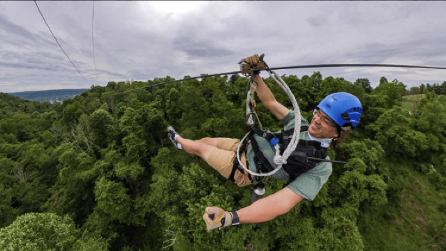 Moundsville: Wonderful Zipline Tour (4 Zips & 2 Skybridge)