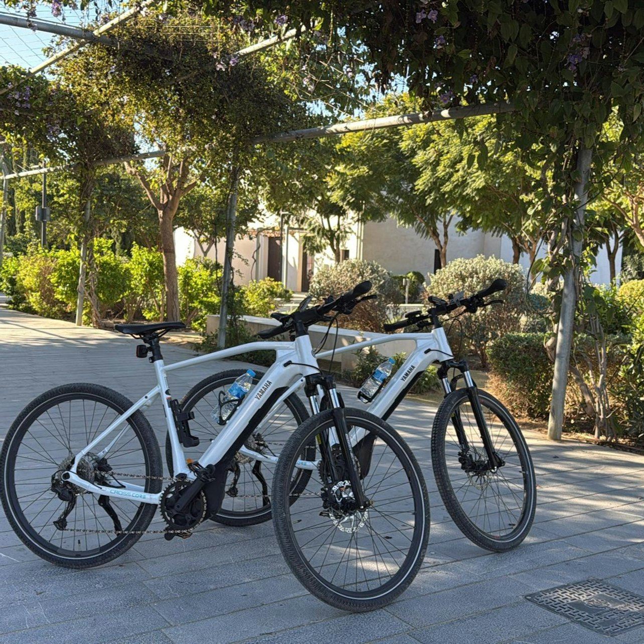 Valencia: Noleggio bici elettrica Yamaha CrossCore RC