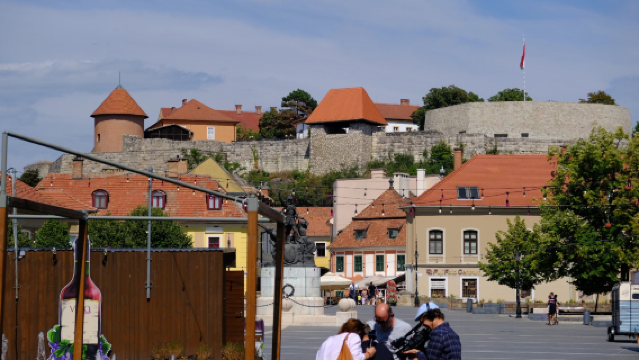 Breeze carries the aroma of wine, heart rests in the castle - Eger's light luxury getaway