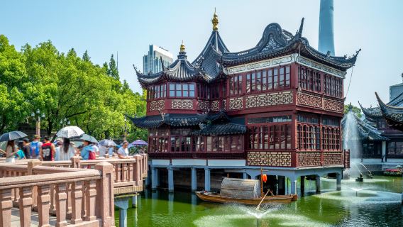 Shanghai Private 1-Day Tour for Foreign Guests: Yu Garden + City God Temple + Jingan Temple (Foreign Language Guide Included)
