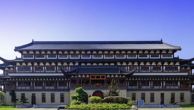 1-day tour in Jingdezhen | Visit the viral silent Buddha, sculpture porcelain factory, China ceramic museum and creative market