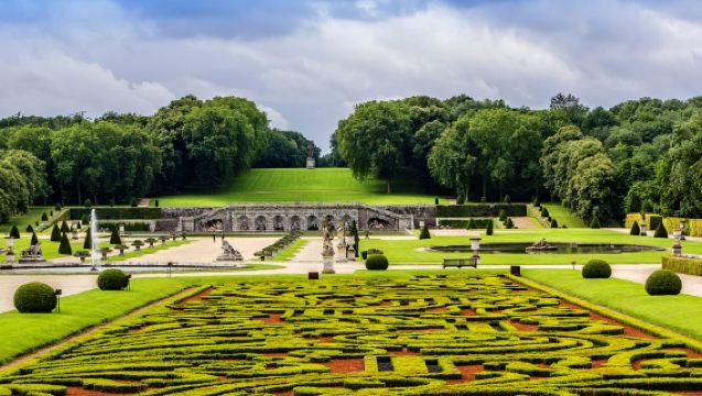 巴黎來回-子爵城堡-楓丹白露【中文司導】包車一日遊 可定制