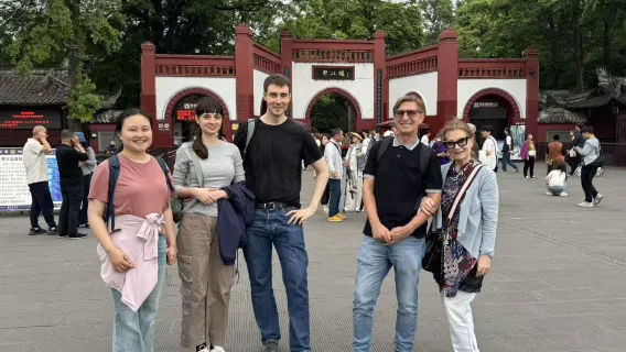Viaje organizado en inglés para grupos pequeños: Sistema de irrigación de Dujiangyan y monte Qingcheng