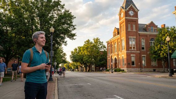 Louisville Audio Tour: Legends, Bats, and Bourbon on Main Street
