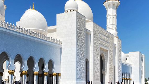 Abu Dhabi Sheikh Zayed Grand Mosque visit reservation service travel photography