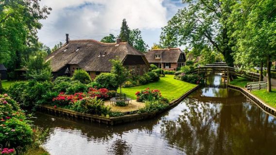 Giethoorn: Sightseeing Boat Tour