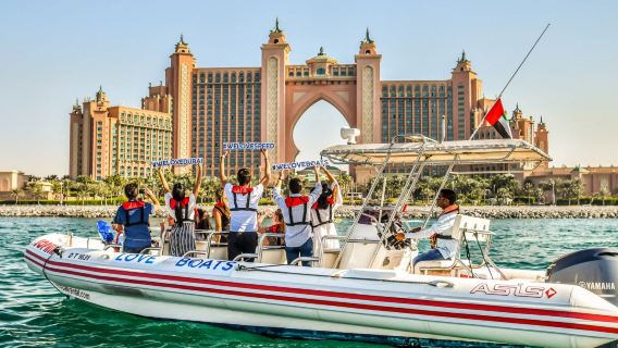 Обзорная экскурсия на скоростном катере/моторной лодке Love Boats в Дубай Марине