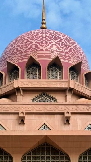 Putrajaya Tour with Traditional Boat Cruise and Pink Mosque