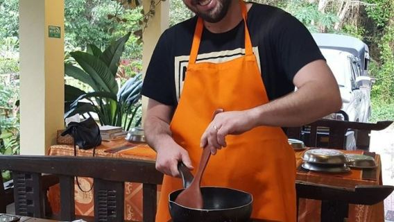 Ko Samui: Clase de cocina tailandesa guiada con tour por el mercado local + traslados