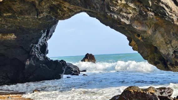 Wanning Dongshanling Cultural Tourism Area + Shanqin Bay + Swallow Cave one-day tour