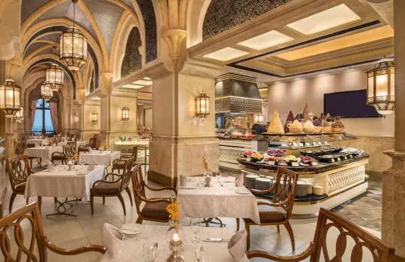 阿布扎比八星皇宮酒店Le Vendome餐廳自助餐（午餐/晚餐可選）
