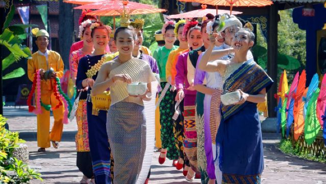 Lawatan sehari Lapangan Terbang Antarabangsa Changshui Kunming, Yunnan - Lawatan sewa peribadi tersuai untuk perniagaan/kesejahteraan/keluarga ke pelbagai destinasi