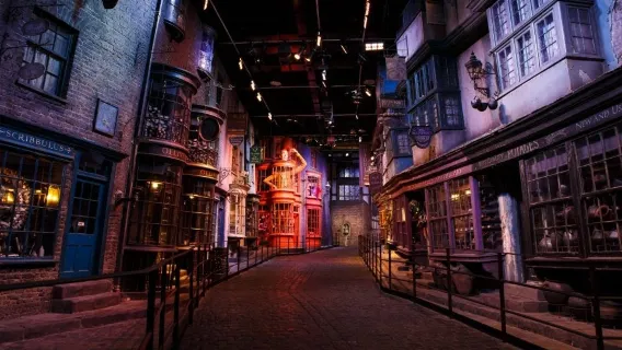 Harry Potter Warner Bros. Studio London: Entry + Roundtrip Transport