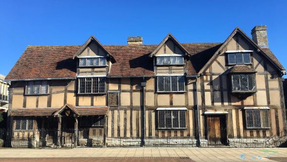 one-day tour of Shakespeare's hometown, Warwick Castle and Oxford University|Small group|Multiple Option available