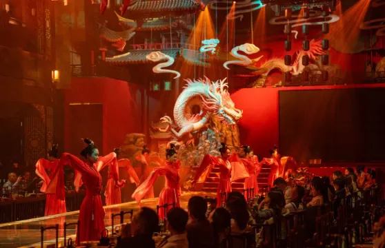 湖北恩施上宴賦傳統宮廷宴飲體驗（古風韻味+宮廷宴飲+視覺與味覺的雙重盛宴+漢唐風格）