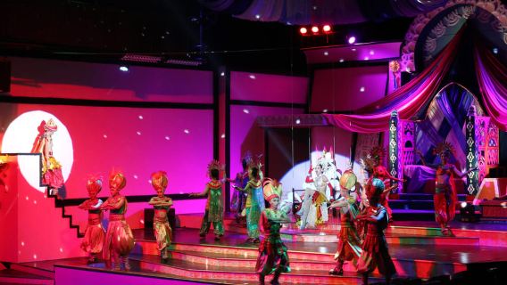 Chiang Mai: Miracle Cabaret con trasferimento privato