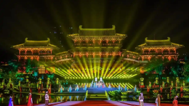 Luoyang Museum (with Admission Ticket & Guided Tour) + Phoenix Dance of the Divine Capital Performance 1-day Tour (with Free Jiuzhou Pool Admission Ticket)