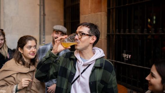 Barcelona: Tapas-Tour mit Verkostungen und Getränken