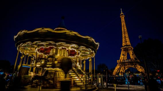 1-day tour of Cathédrale Notre-Dame de Paris + Eiffel Tower + Ile de la Cite + Montmartre + Avenue des Champs-Élysées, France