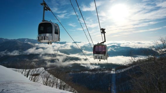 [Günstiger als der Kauf vor Ort] Seilbahn-Ticket für das Hakuba Iwatake Skigebiet (1-Tages-, 2-Tages-, 3-Tages-Pass) + Skibekleidung & Skiausrüstung & Snowboard-Ausrüstung zum Mieten
