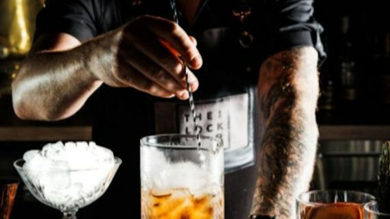 El Gabinete de Curiosidades de Las Vegas: Clase Magistral de Mixología