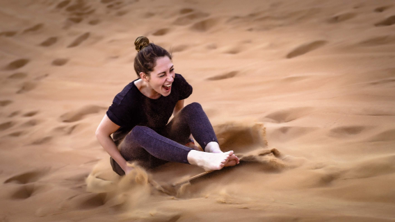 Tur Petualangan Gurun Malam Hari di Abu Dhabi, UEA [Termasuk Makan Malam BBQ & Pertunjukan Saudi]