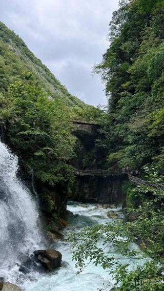 1-day private charter tour to Dazhangshan Wolong Valley and Sixi Yan Village in Shangrao, Jiangxi with Chinese and English services available