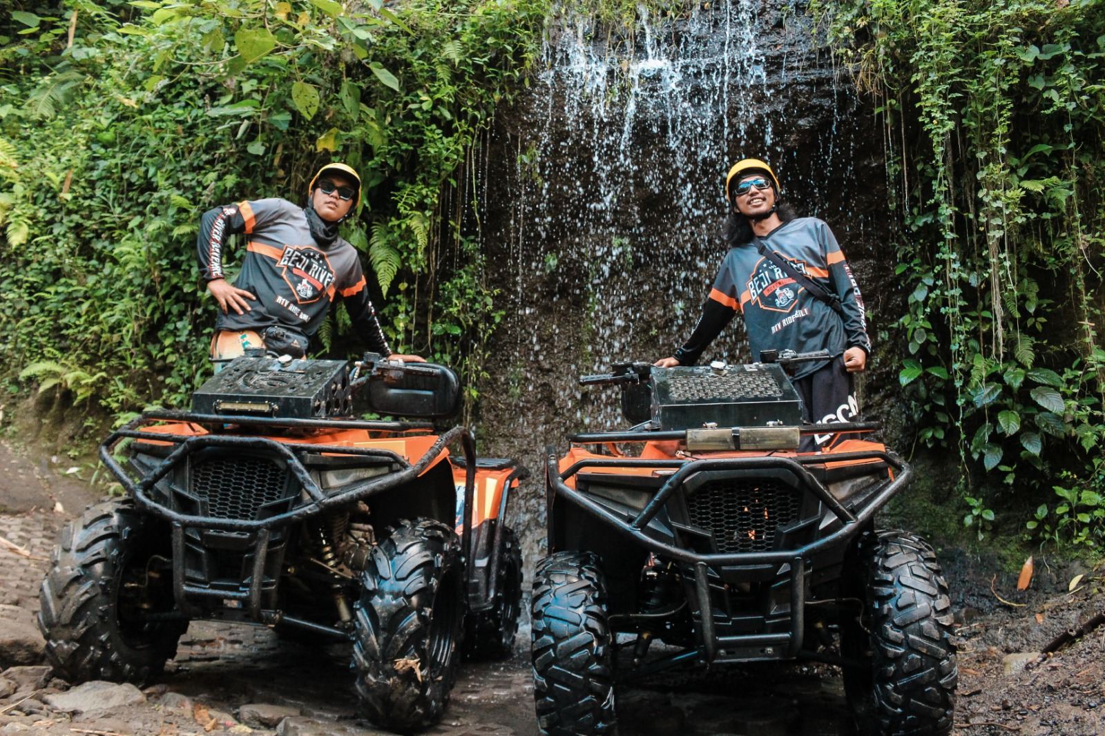 รถ ATV ที่แม่น้ำเบจีในอูบุด บาหลี