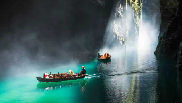 1-day Tour to Pingshan Grand Canyon + Furong Town | Hidden Canyon & Ancient Waterfall Town