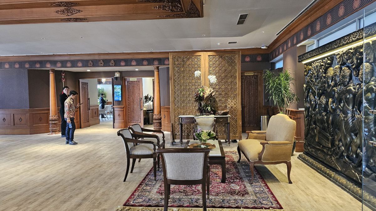 Saphire Precious Lounge Jakarta (CIP) T1B Soekarno Hatta International Airport (CGK) by IASH
