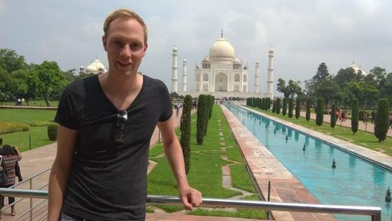 Agra: Guided Tour of Taj Mahal, Agra Fort & Fatehpur Sikri
