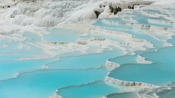 Türkiye Pamukkale bir günlük tur | Traverten teraslarını keşfetme ve Roma dönemi kaplıcaları ile özel araç turu