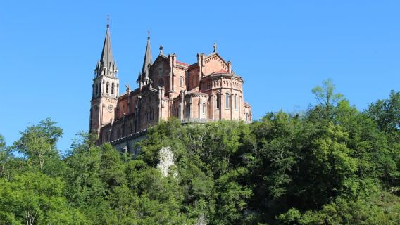 Lakes of Covadonga and Sanctuary of Covadonga: Guided and narrated route